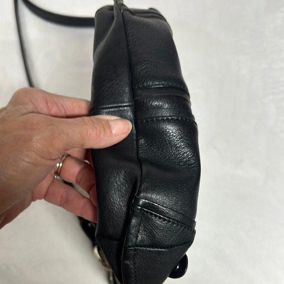 B. Makowsky Durango Soft Leather Convertible Crossbody Shoulder Handbag Black - Picture 5 of 14